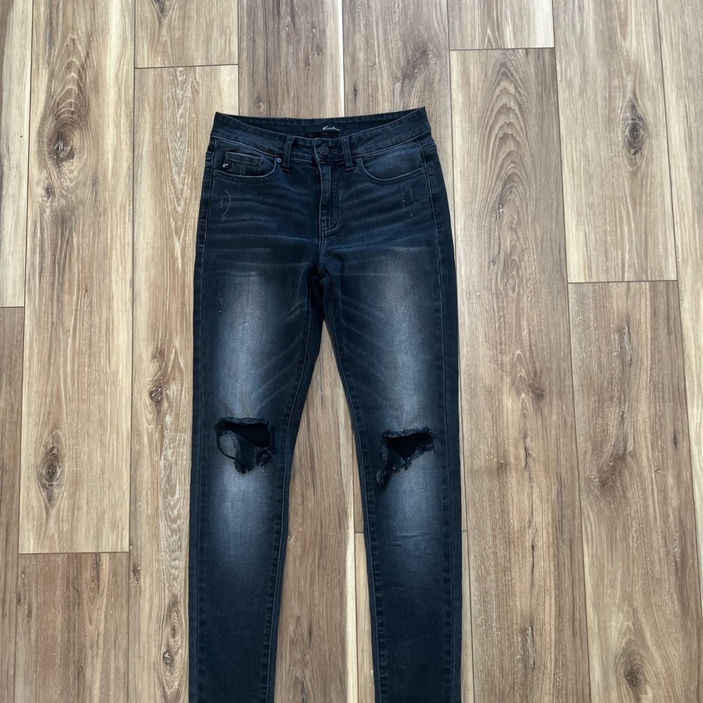 KanCan estilo Women's Black Distressed Jeans size 7/27
